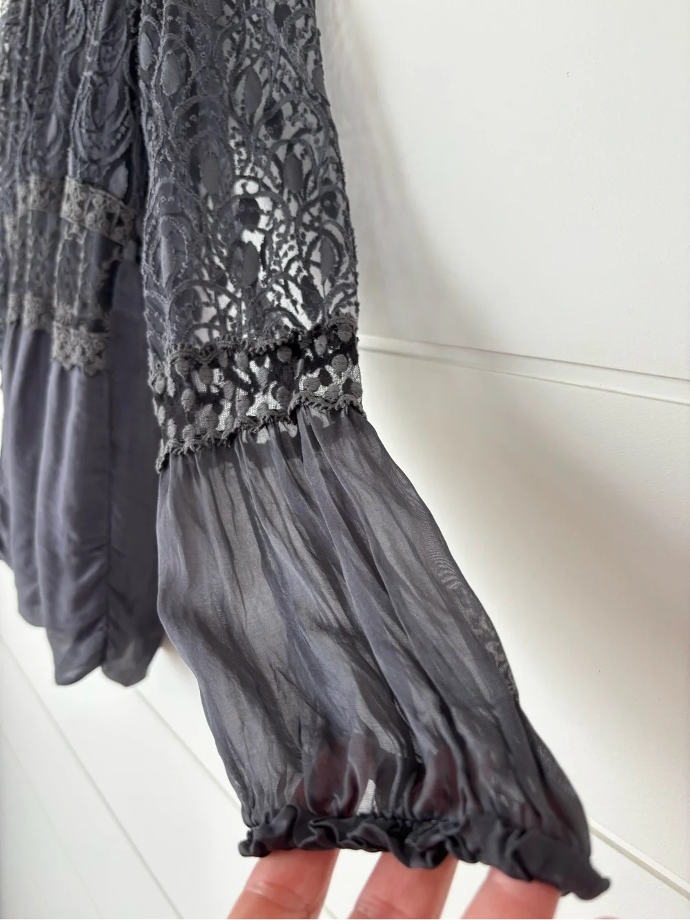 CHARLIE B Lace Off-Shoulder Peasant Blouse in Charcoal Gray Women's Medium - Picture 9 of 11